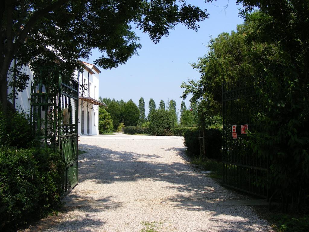 Villa Gaudio Ponte San Nicolò Buitenkant foto